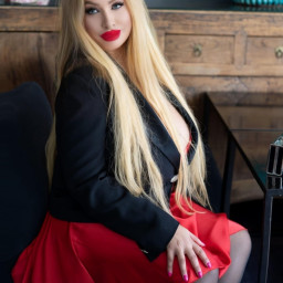 Luciabella, 28
