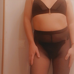 Femboy Mia, 25