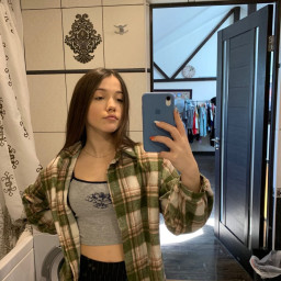 Christina, 28