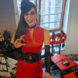 MISTRESS JULIA, 35