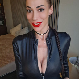 MISTRESS JULIA, 35