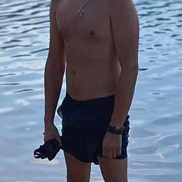 Alex, 33