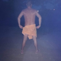 Jānis, 32