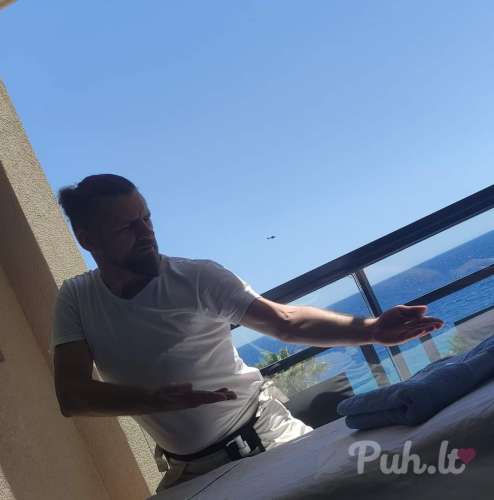 Предоставляю приятный эротический массаж для милых девушек.  Свечи,  приглушённый…