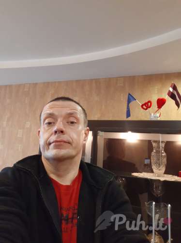 Edgars Dembovskis (49 aastat) (Foto!) otsib midagi (№8959187)