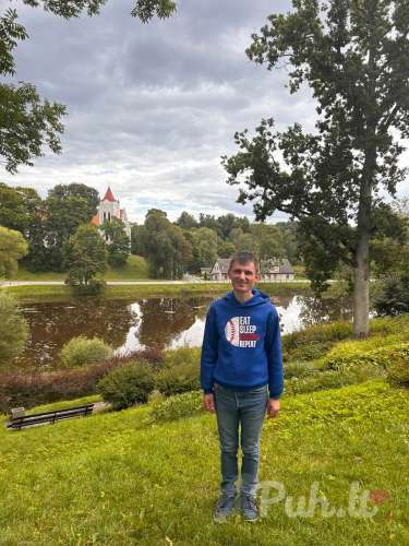 Esmu brīvs šķīries man gadu ir 40 esmu no Ugāles Ventspils novads meklēju jaunas...